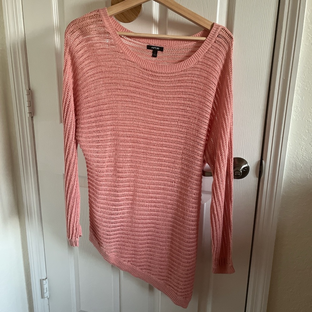 Apt. 9 Soft Pink Scoop Neck knitted see through blouse. Tank top needed.